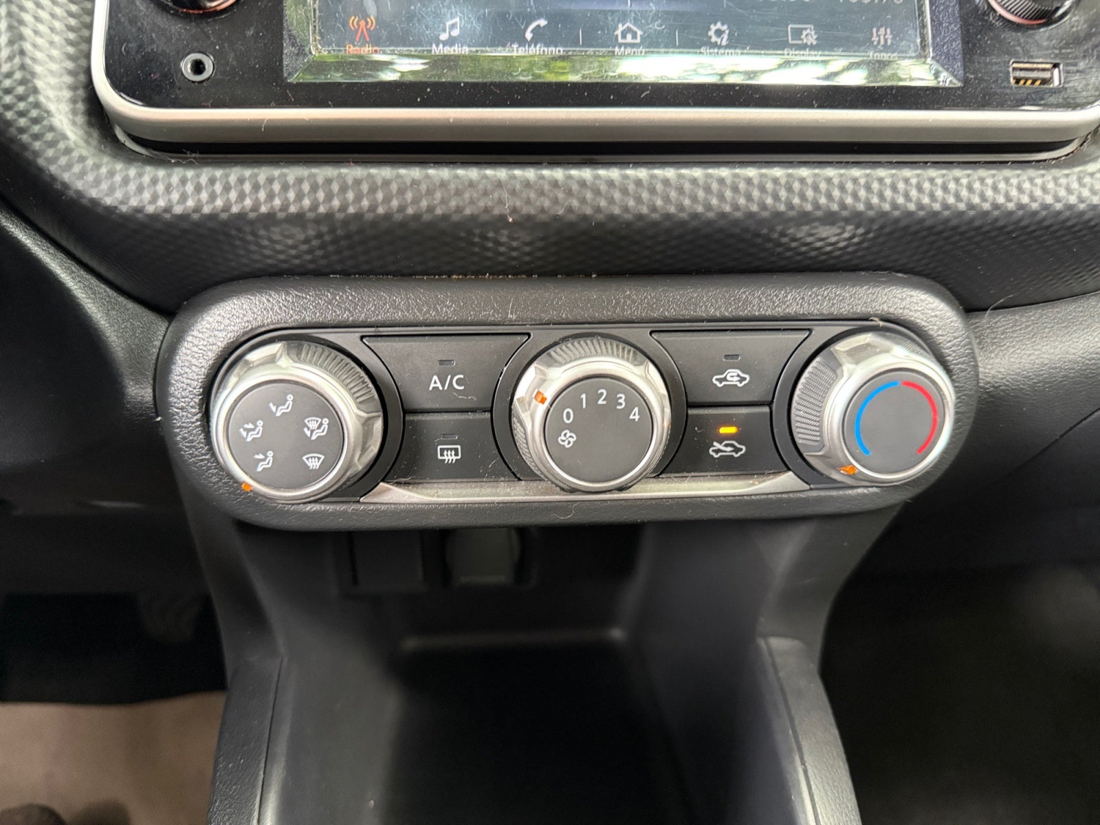 2024 Nissan KICKS ADVANCE 1.6 LTS MT 24