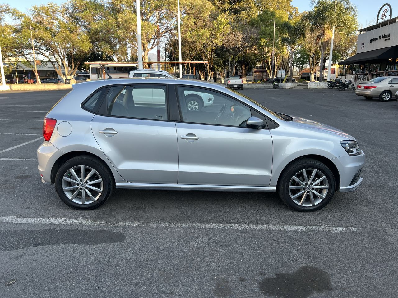 2021 Volkswagen POLO STARTLINE STD.