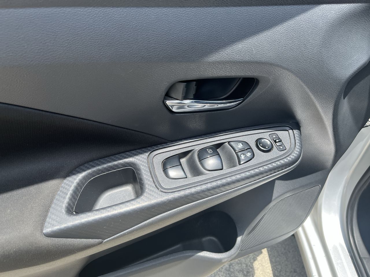 2023 Nissan VERSA ADVANCE MT 23
