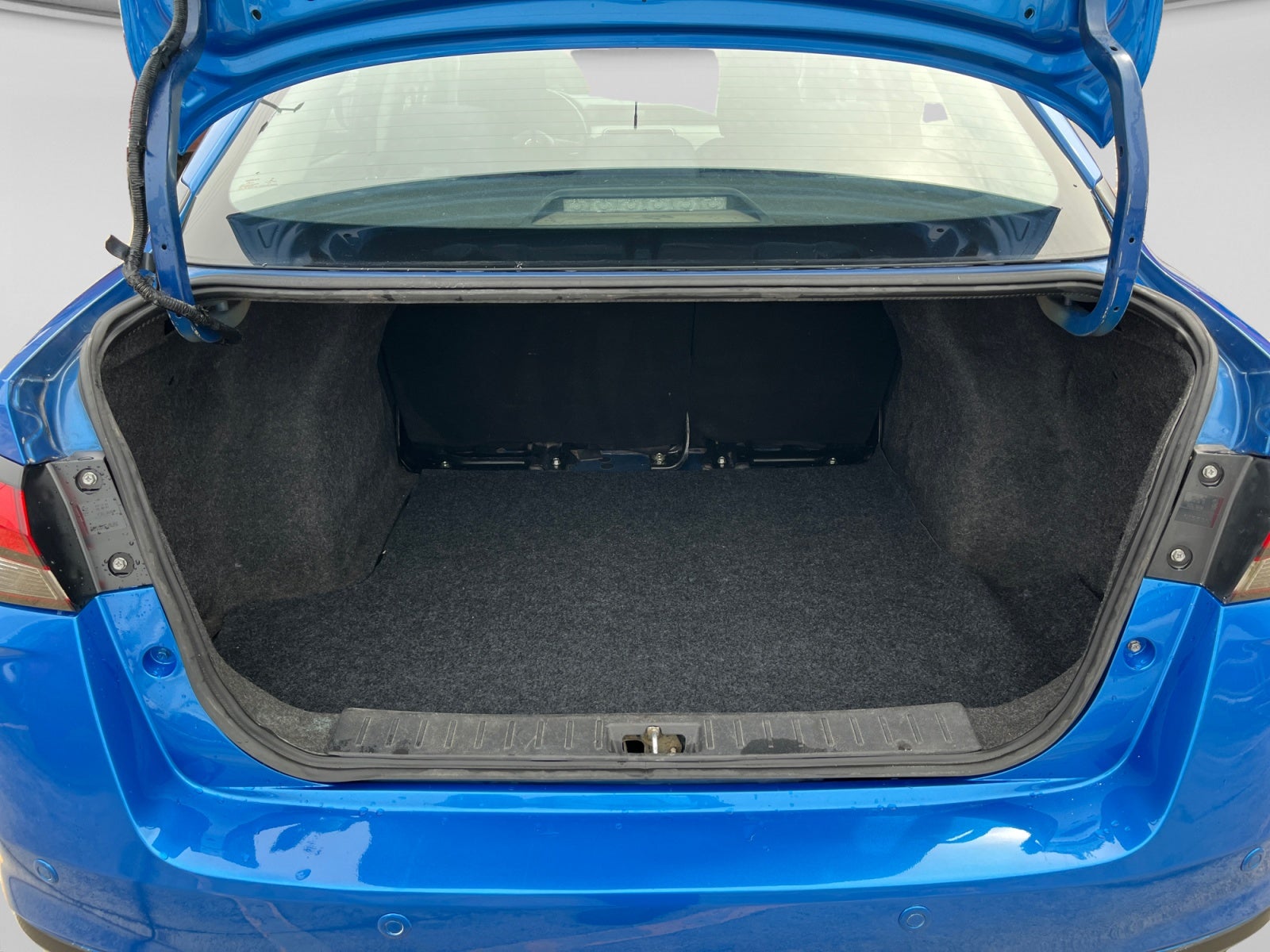 2022 Nissan VERSA ADVANCE MT 22