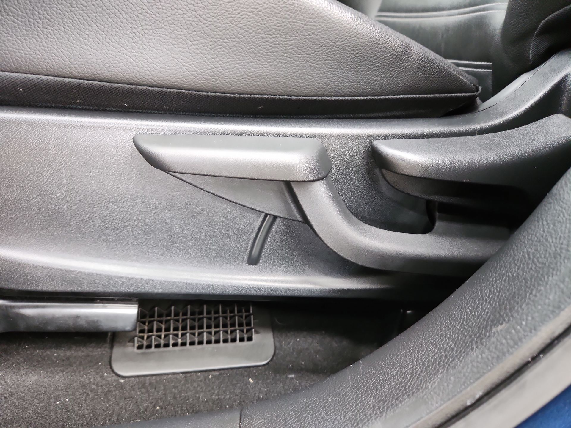 2023 Nissan KICKS E-POWER PLATINUM E-POWER 23