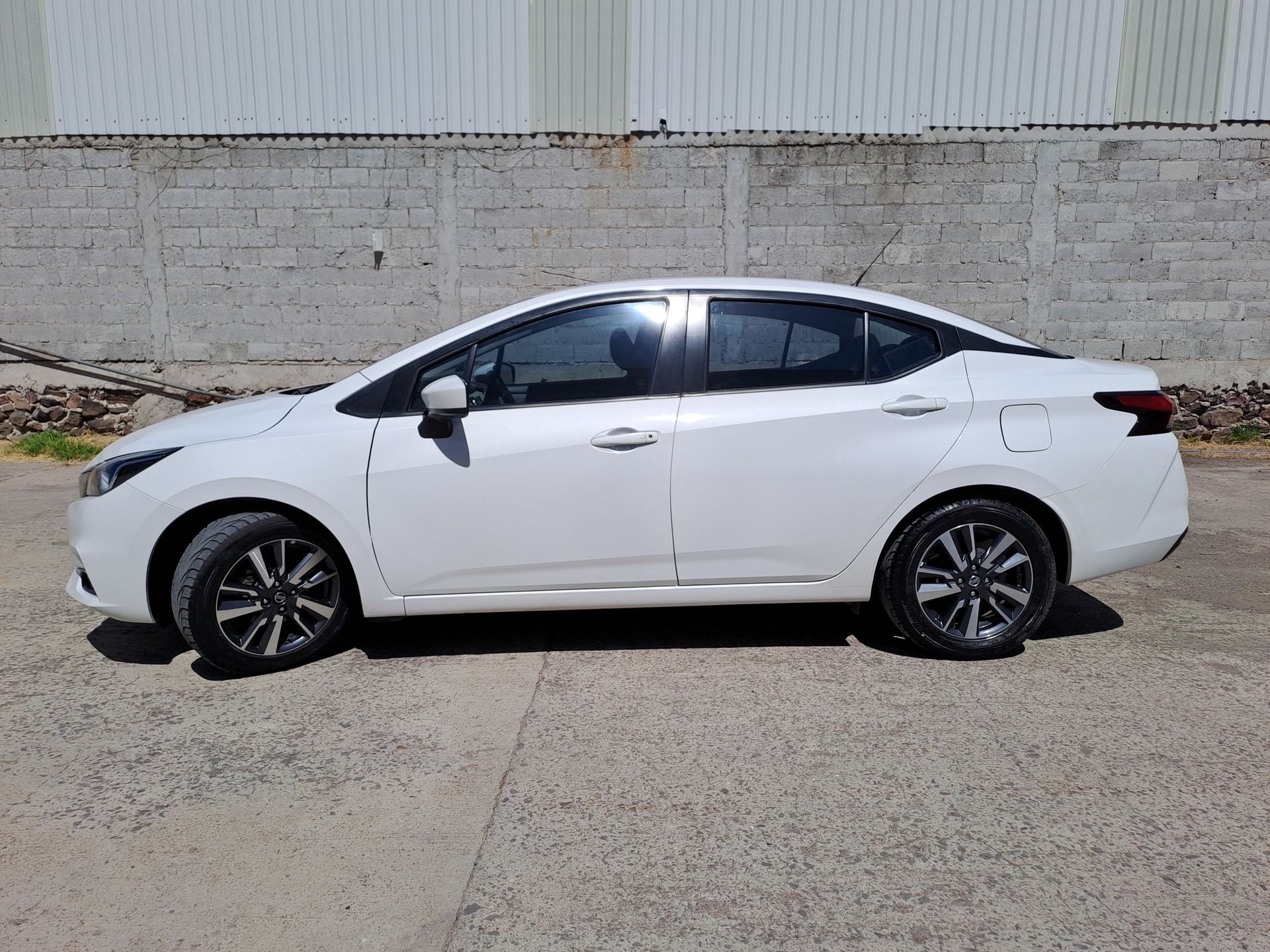 2022 Nissan VERSA ADVANCE CVT 22