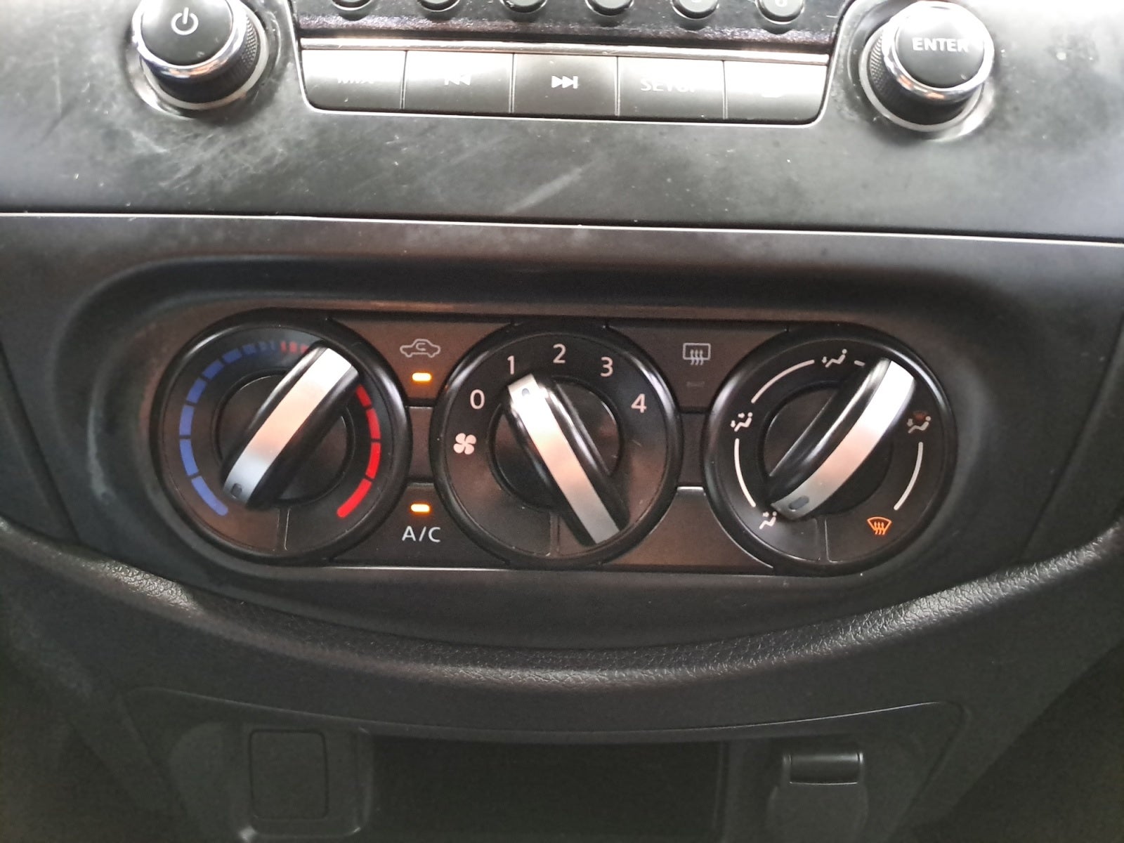 2024 Nissan FRONTIER FRONTIER SE TM 24