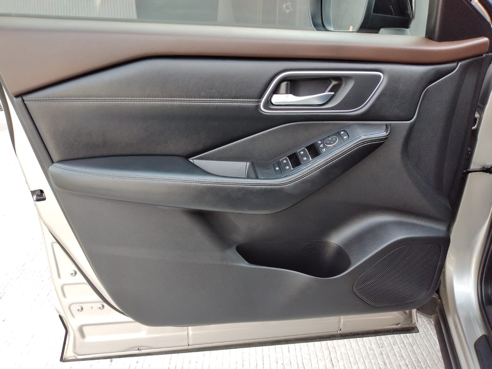 2025 Nissan X-TRAIL PLATINUM E-POWER 2 ROW 25
