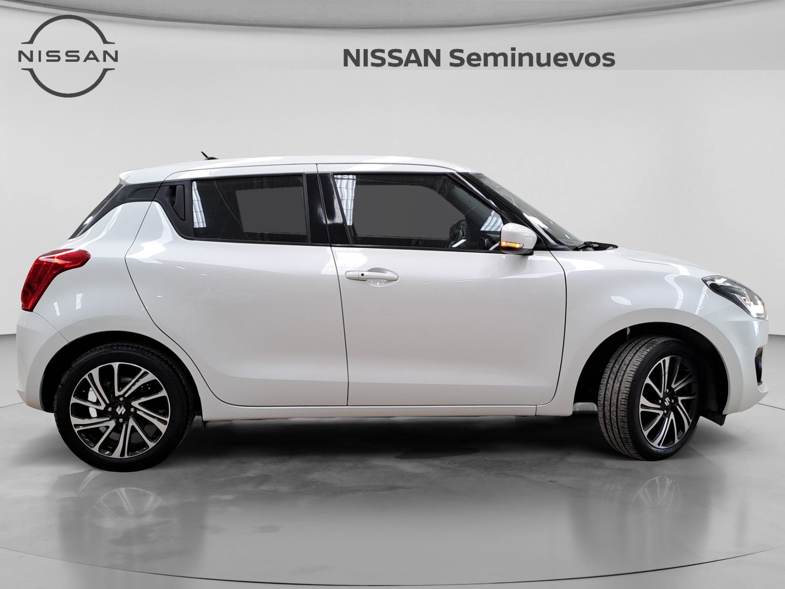 2022 SUZUKI SWIFT GLX 5MT