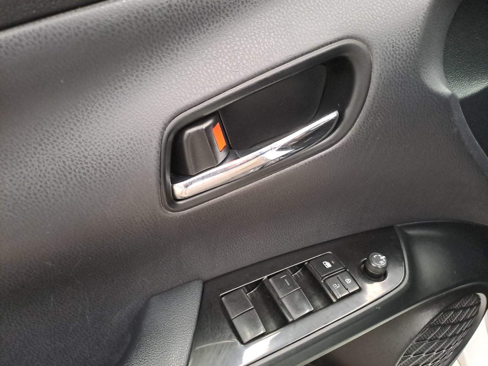 2021 Toyota PRIUS BASE