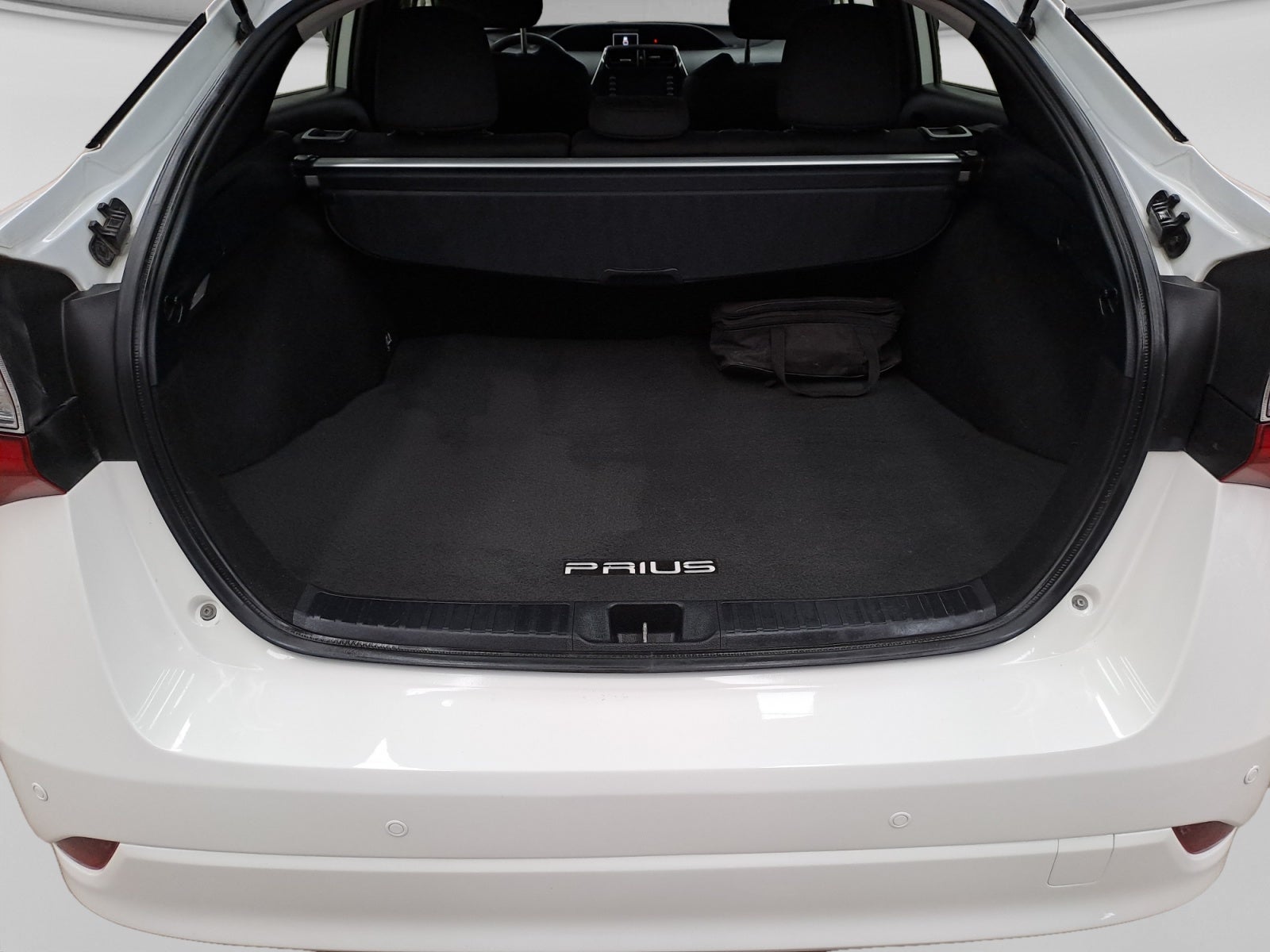2021 Toyota PRIUS BASE