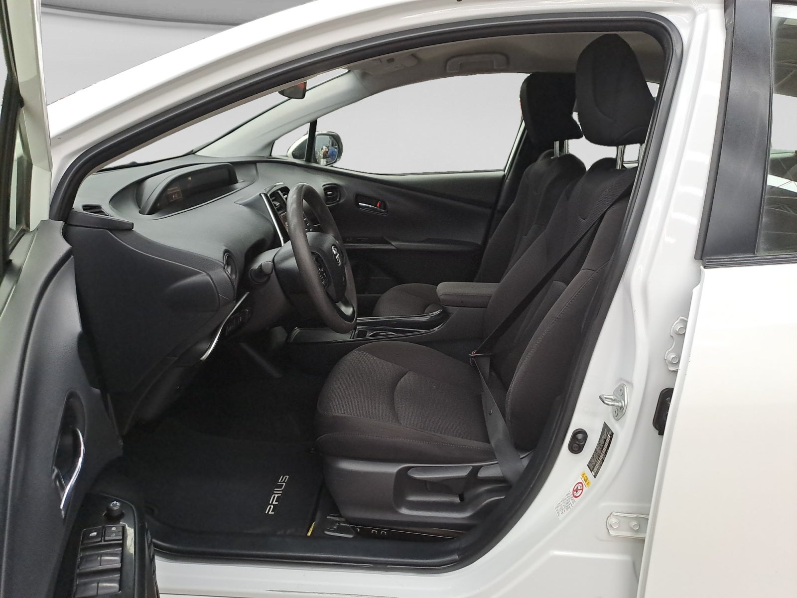 2021 Toyota PRIUS BASE