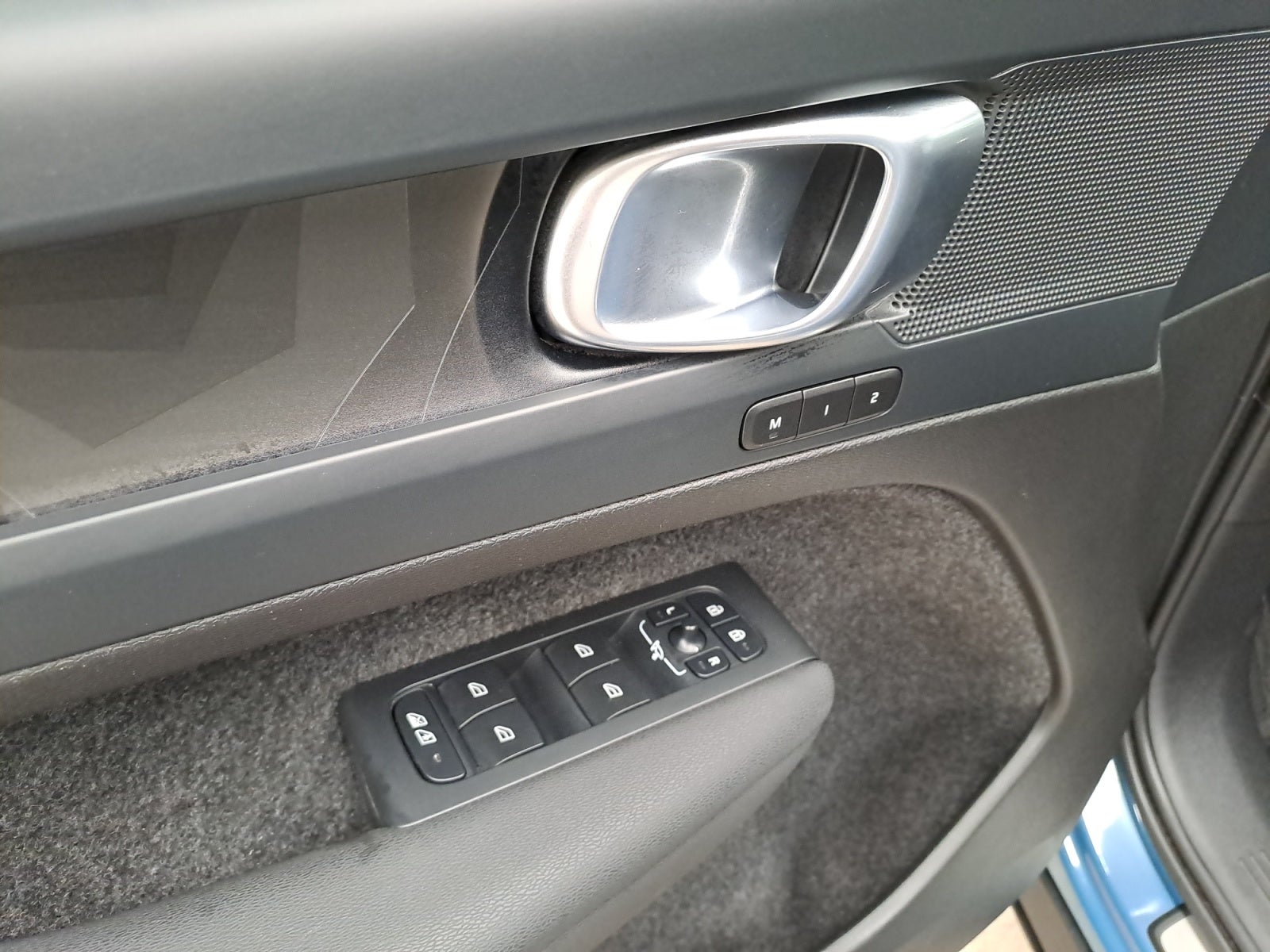 2024 Volvo XC40 RECHARGE PLUS PURE ELECTRIC