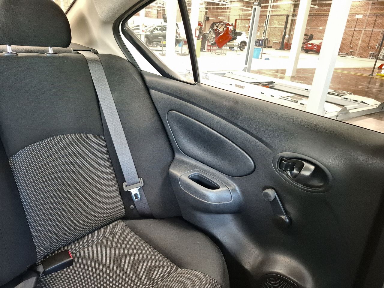 2018 Nissan VERSA DRIVE MT AC