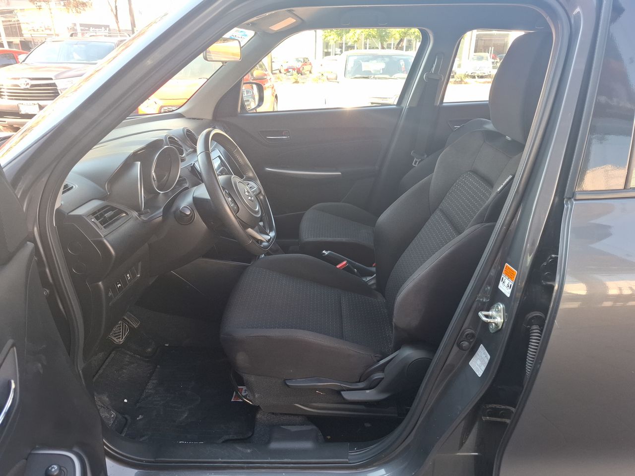 2023 SUZUKI SWIFT GLX CVT