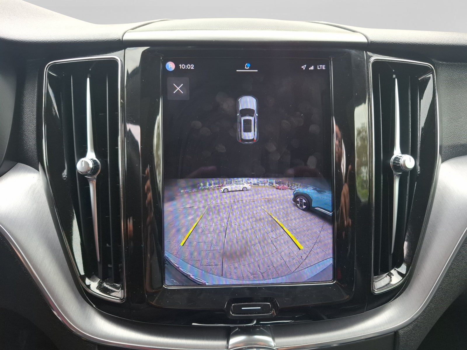 2022 Volvo XC60 MOMENTUM B5 AWD
