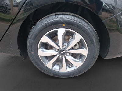 2023 Kia RIO LX TA
